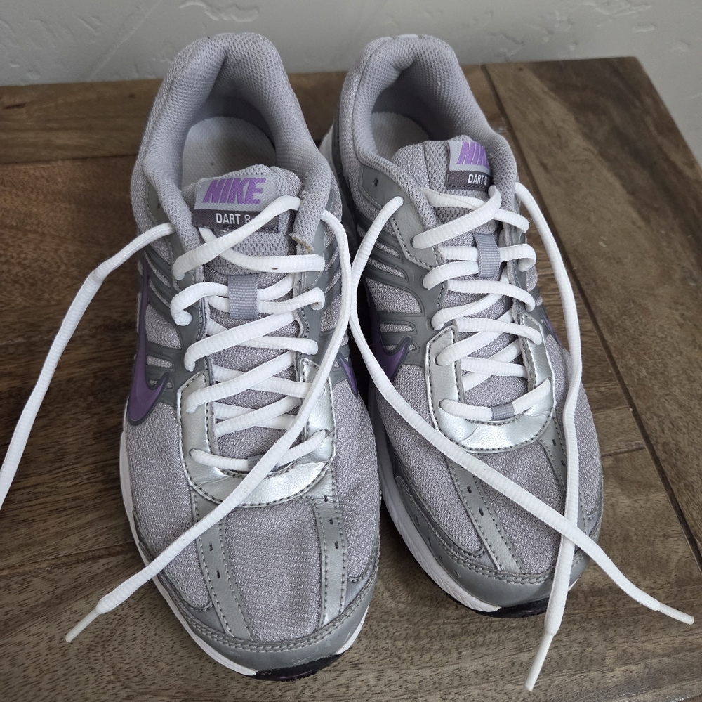 Nike Women's Dart 8 Athletic Shoes in Gray and Purple - Picture 3 of 11